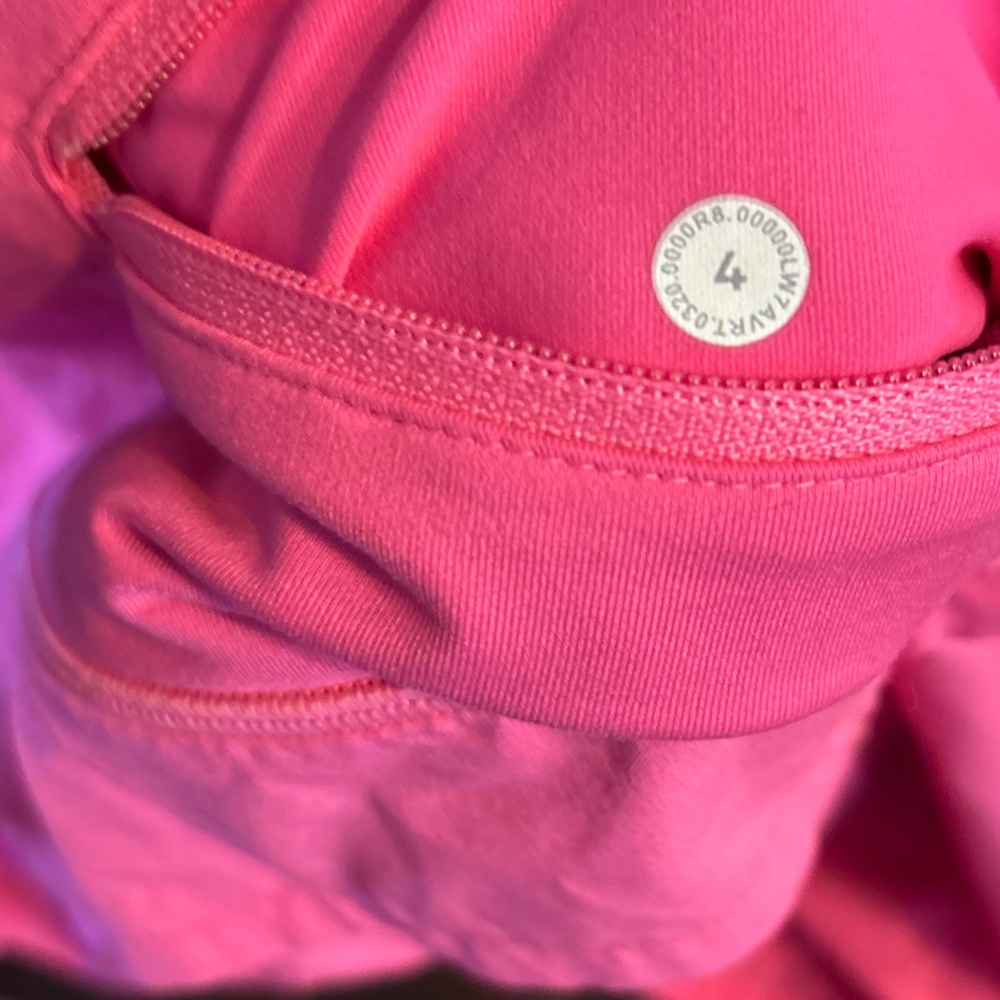 Lululemon Hotty Hot High-Rise Short 2.5" - Sonic Pink - Size 4 - Picture 4 of 6